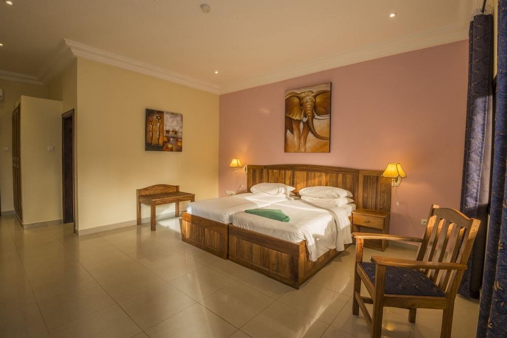 Senegambia Beach Hotel Кололи Екстериор снимка