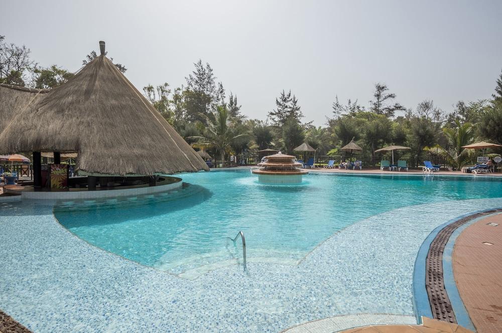 Senegambia Beach Hotel Кололи Екстериор снимка