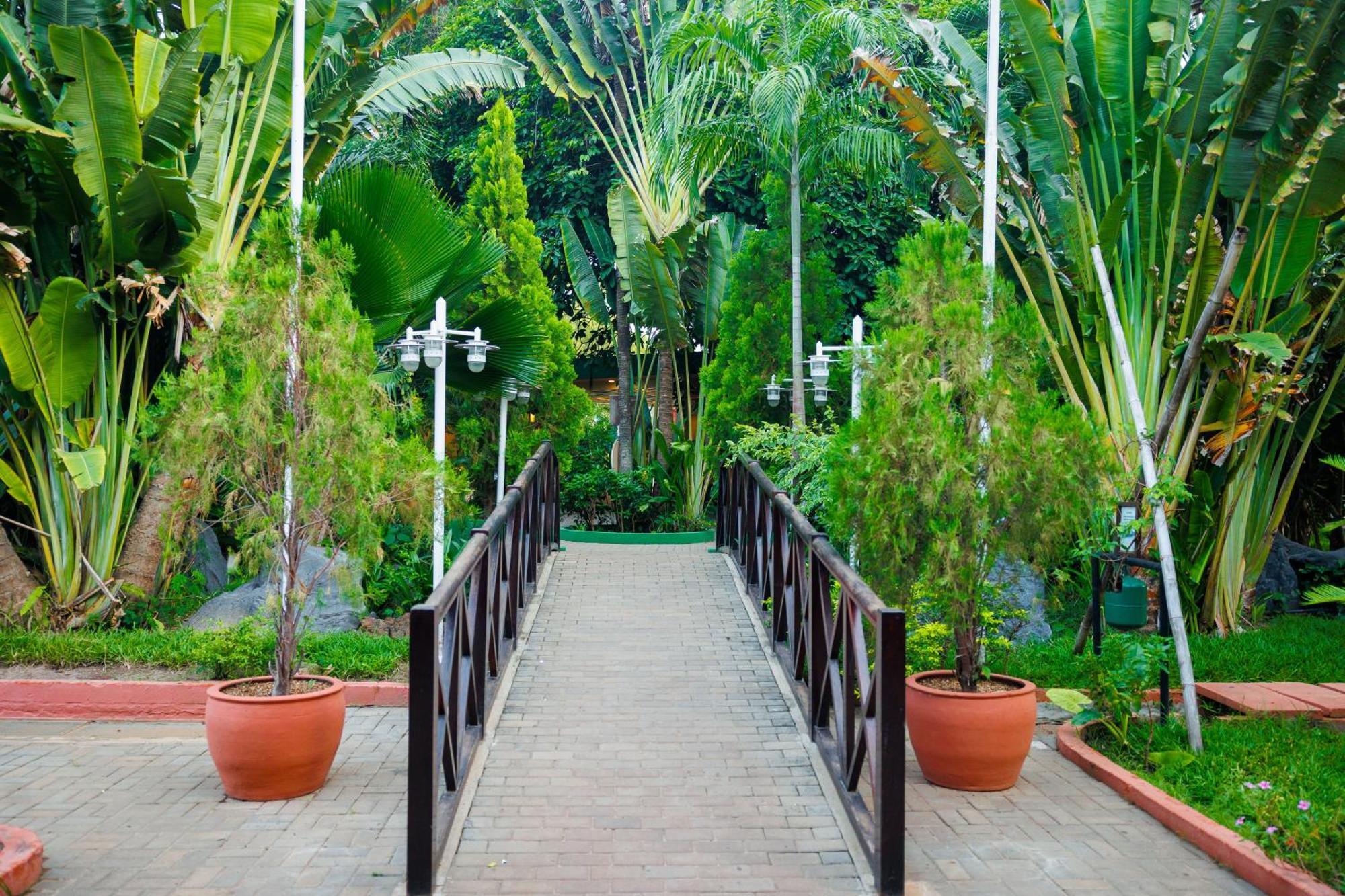 Senegambia Beach Hotel Кололи Екстериор снимка