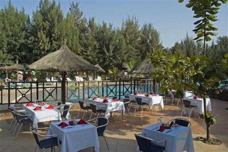 Senegambia Beach Hotel Кололи Екстериор снимка