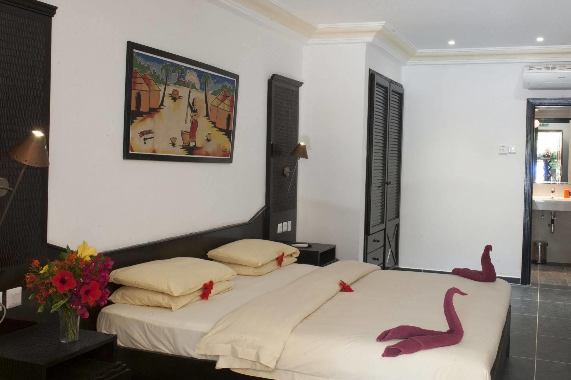 Senegambia Beach Hotel Кололи Екстериор снимка