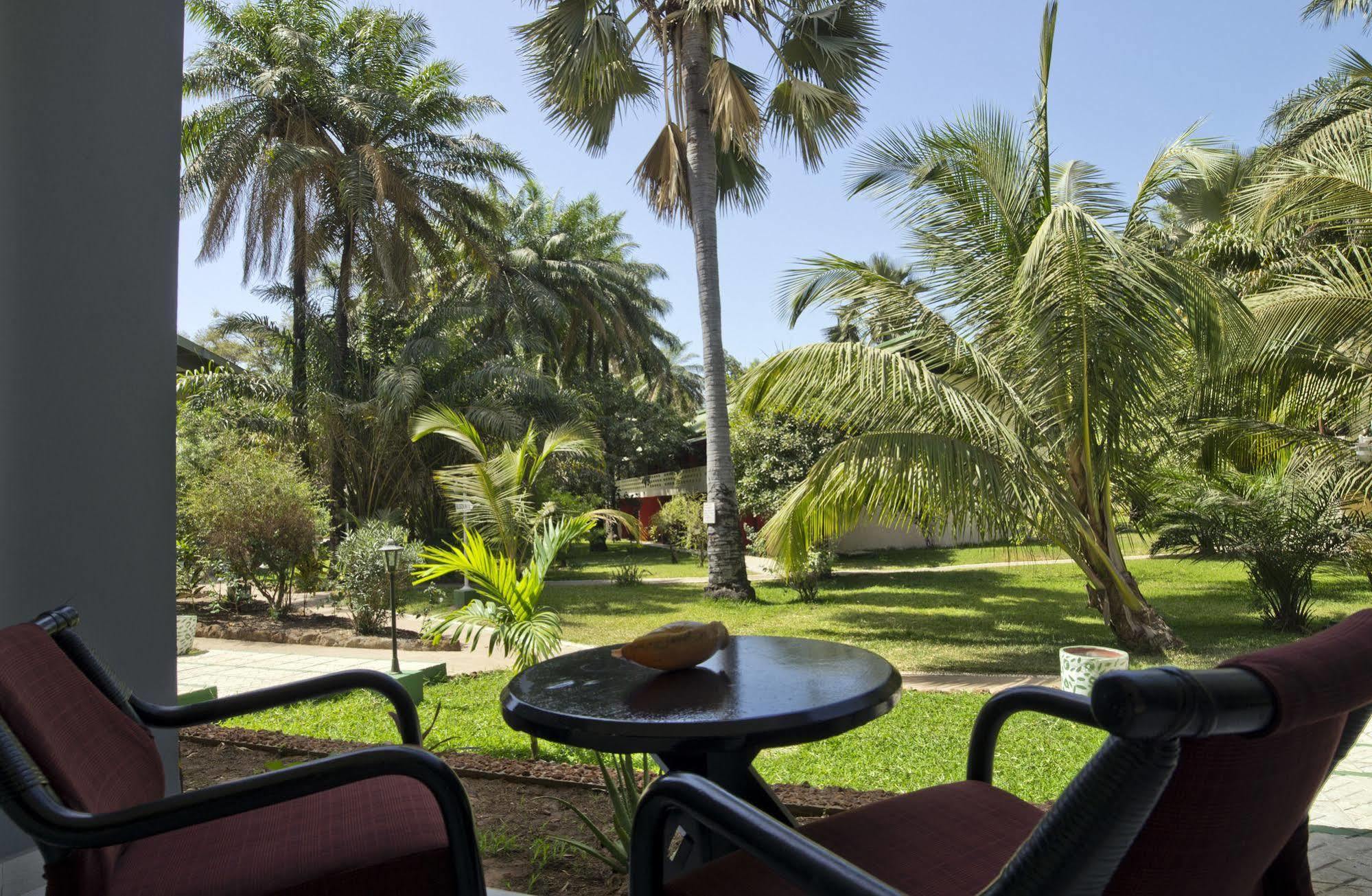 Senegambia Beach Hotel Кололи Екстериор снимка