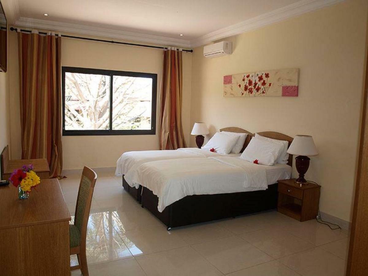 Senegambia Beach Hotel Кололи Екстериор снимка