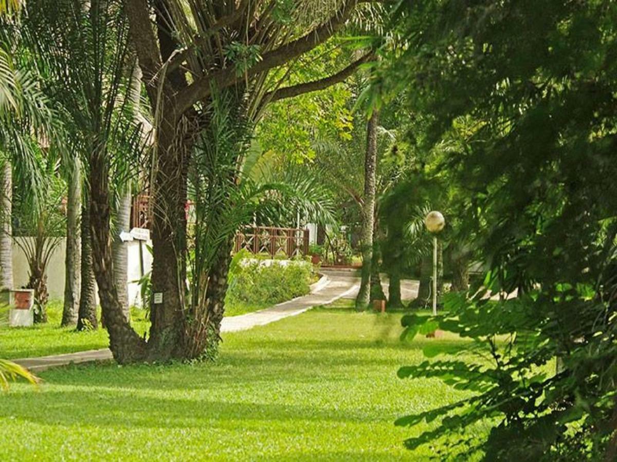 Senegambia Beach Hotel Кололи Екстериор снимка